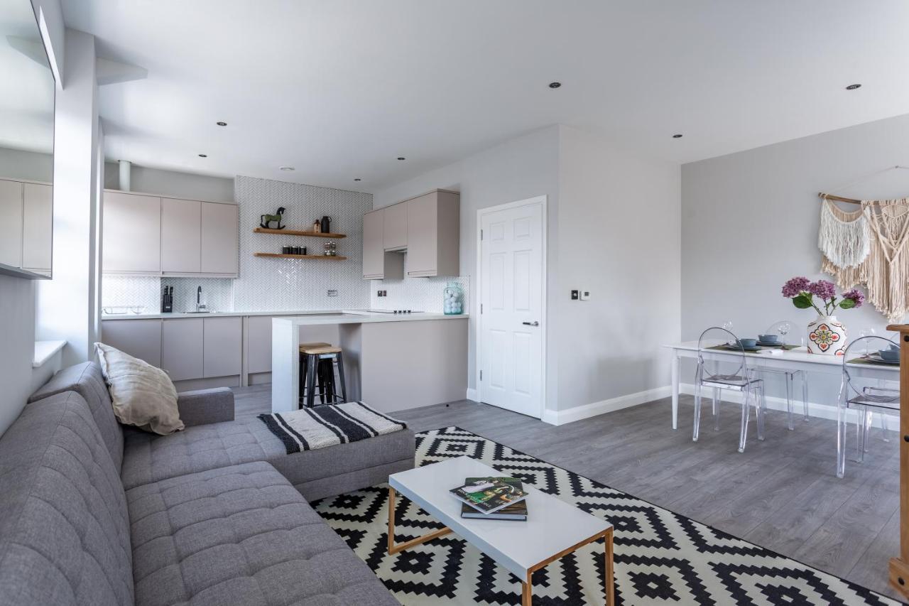 2 Bedroom Apartments With Sofa Bed In Southend 외부 사진