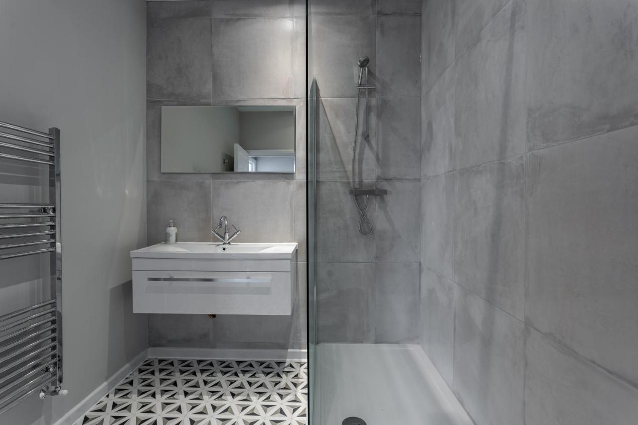 2 Bedroom Apartments With Sofa Bed In Southend 외부 사진