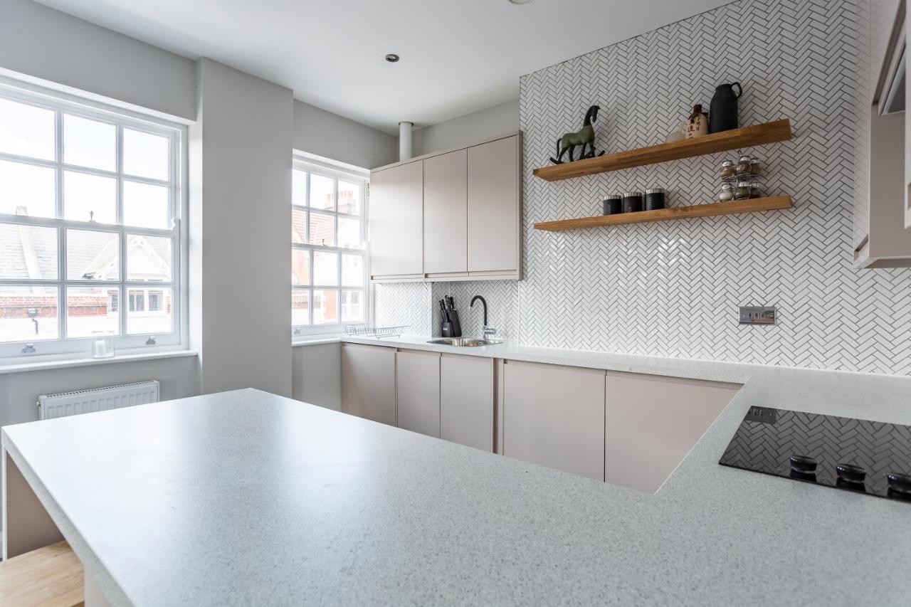 2 Bedroom Apartments With Sofa Bed In Southend 외부 사진